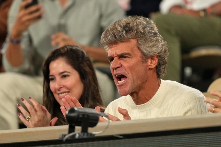 Gustavo Kuerten cheers as fellow Brazilian Joao Fonseca follows in his footsteps at the French Open | iNFOnews.ca