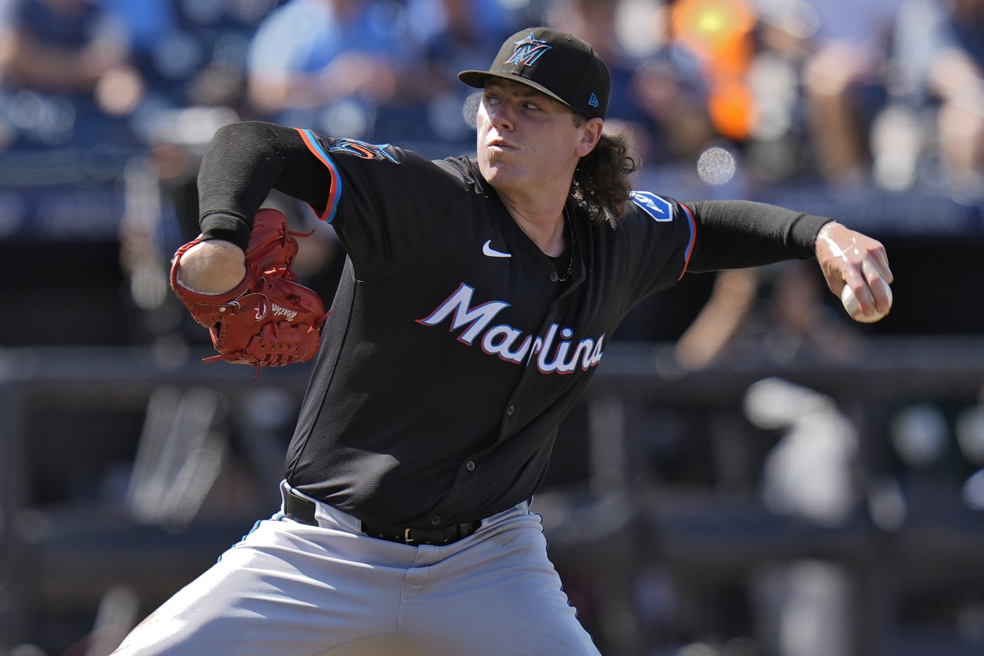 Marlins starter Ryan Weathers pitches 3 innings after getting hit in the head by catcher's throw | iNFOnews.ca Marlins starter Ryan Weathers pitches 3 innings after getting hit in the head by catcher's throw | iNFOnews.ca
