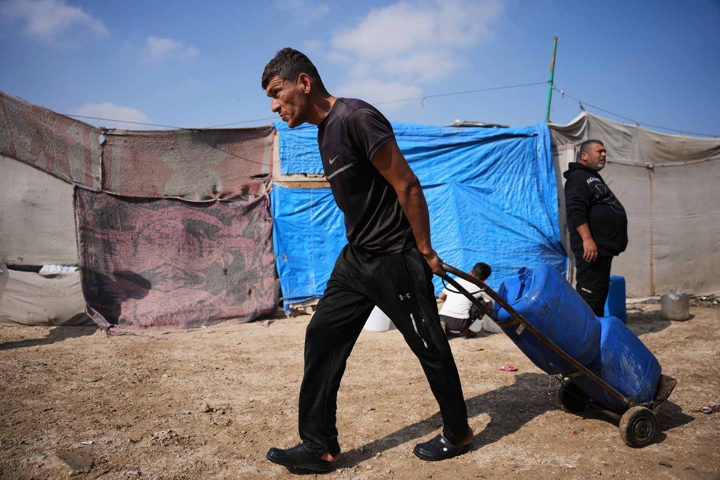 In Gaza, a desperate rush for water trucks persists more than 6 months after the ceasefire | iNFOnews.ca
