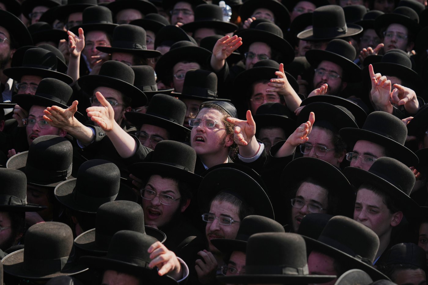 Photos of ultra-Orthodox Jews protesting military conscription in Israel | iNFOnews.ca