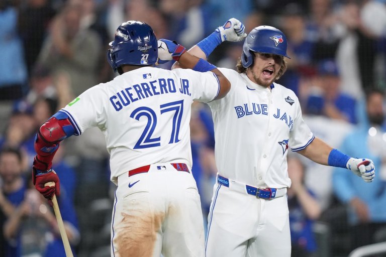 CP NewsAlert: Blue Jays beat Dodgers 11-4 in Game 1 of World Series | iNFOnews.ca CP NewsAlert: Blue Jays beat Dodgers 11-4 in Game 1 of World Series | iNFOnews.ca