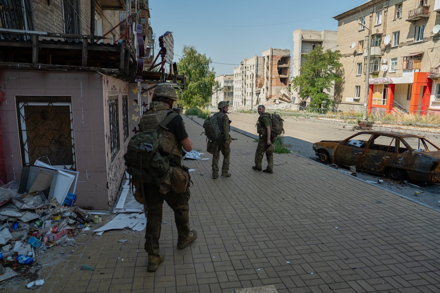 Russian attacks kill 10 in Ukraine as Zelenskyy says Moscow is getting more North Korean missiles | iNFOnews.ca