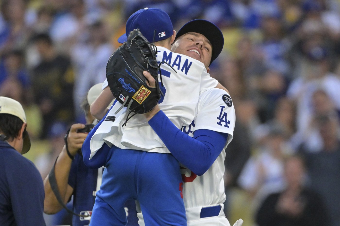 Freddie Freeman returns to Dodgers' lineup after missing 9 games with ankle injury from shower slip | iNFOnews.ca Freddie Freeman returns to Dodgers' lineup after missing 9 games with ankle injury from shower slip | iNFOnews.ca