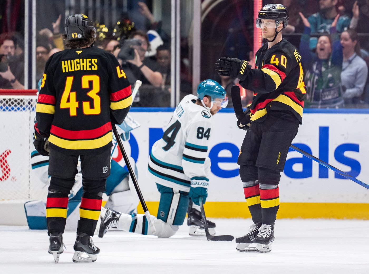Pettersson scores a pair as Canucks sink Sharks 4-3 | iNFOnews.ca