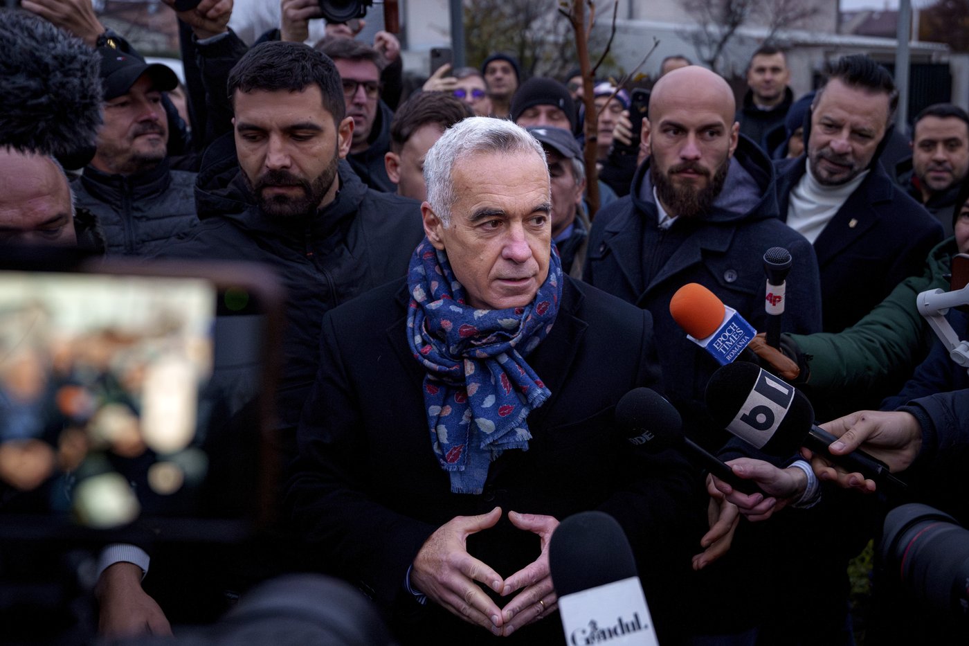 Romania's far-right presidential candidate denounces canceled vote at closed polling station | iNFOnews.ca