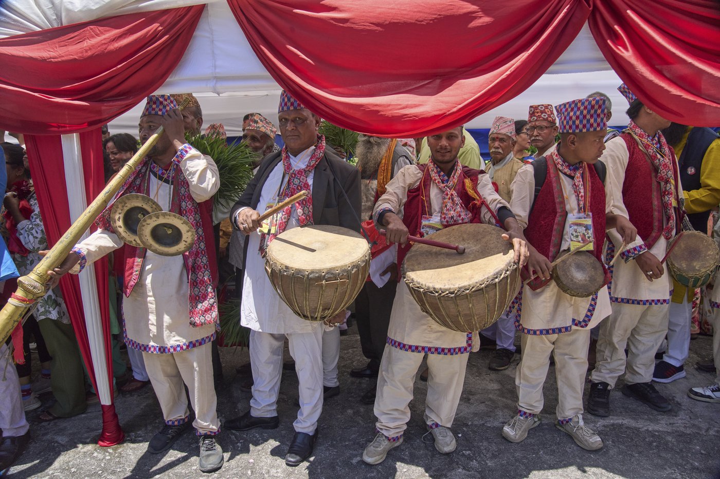 Hundreds greet Nepal's ex-king on his birthday as support for the ousted monarch grows | iNFOnews.ca