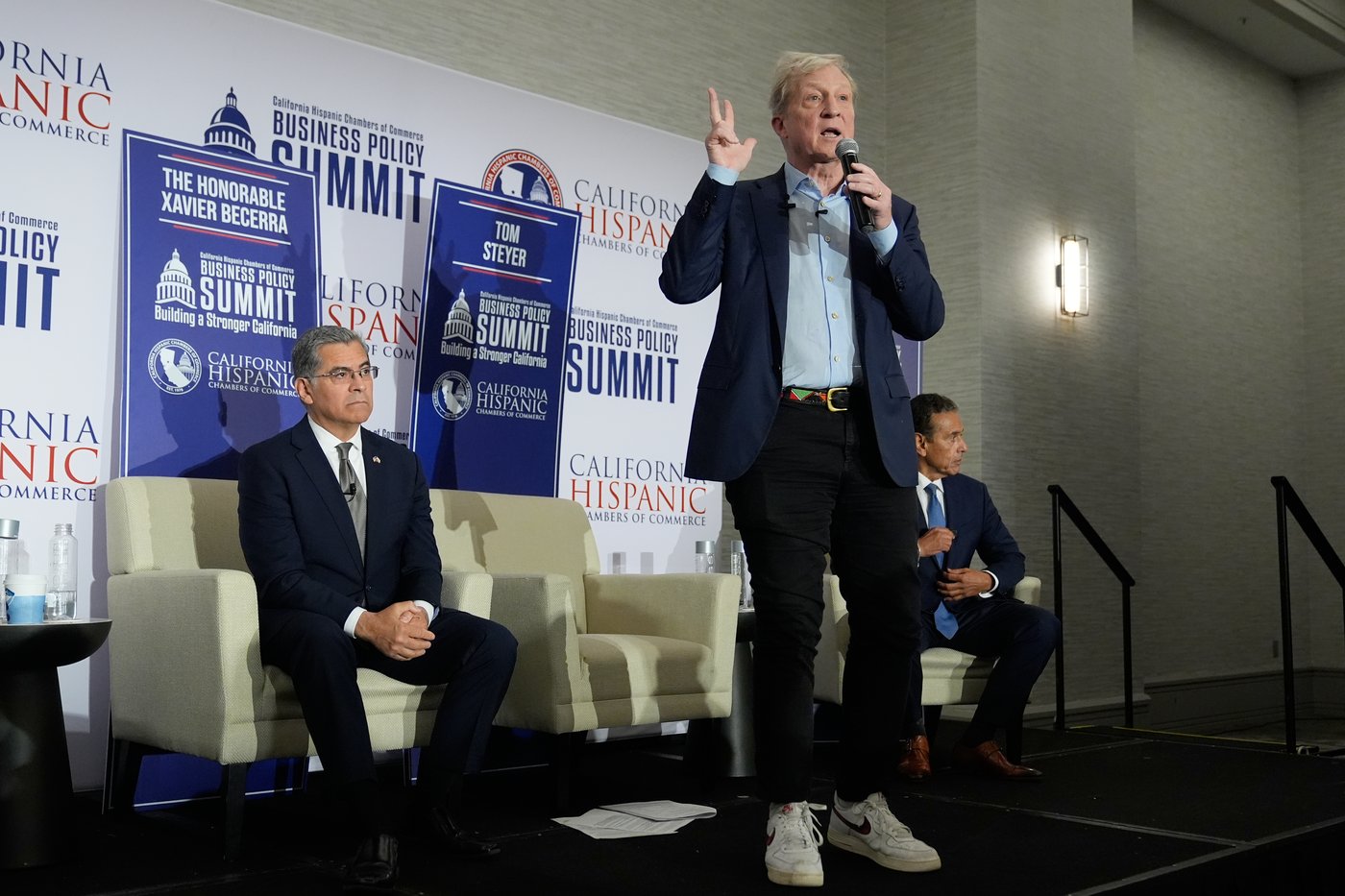 California governor candidates see opening after Swalwell’s exit | iNFOnews.ca