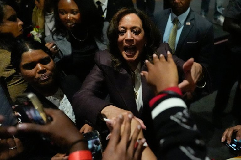 Kamala Harris urges a 'too big to rig' turnout for the midterms and tees off on Trump | iNFOnews.ca
