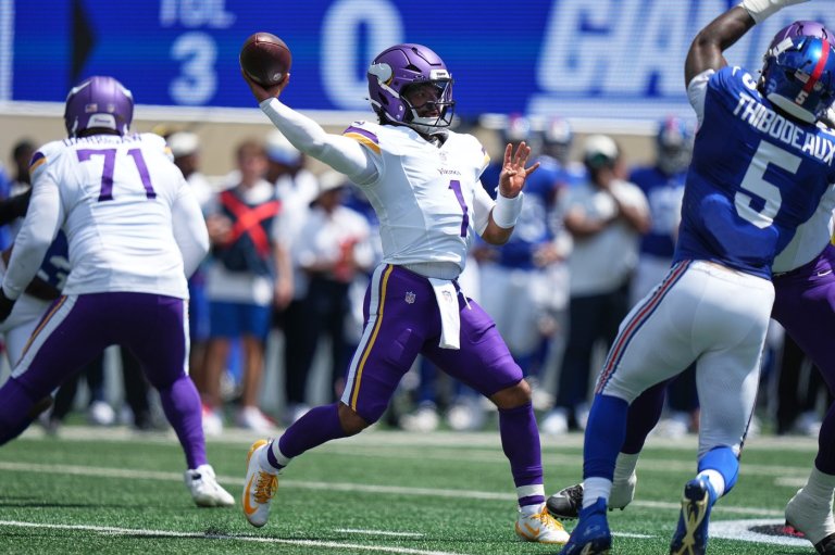 Murray debuts as Minnesota's starting QB and Dart throws for a TD as Vikings beat Giants 13-10 | iNFOnews.ca