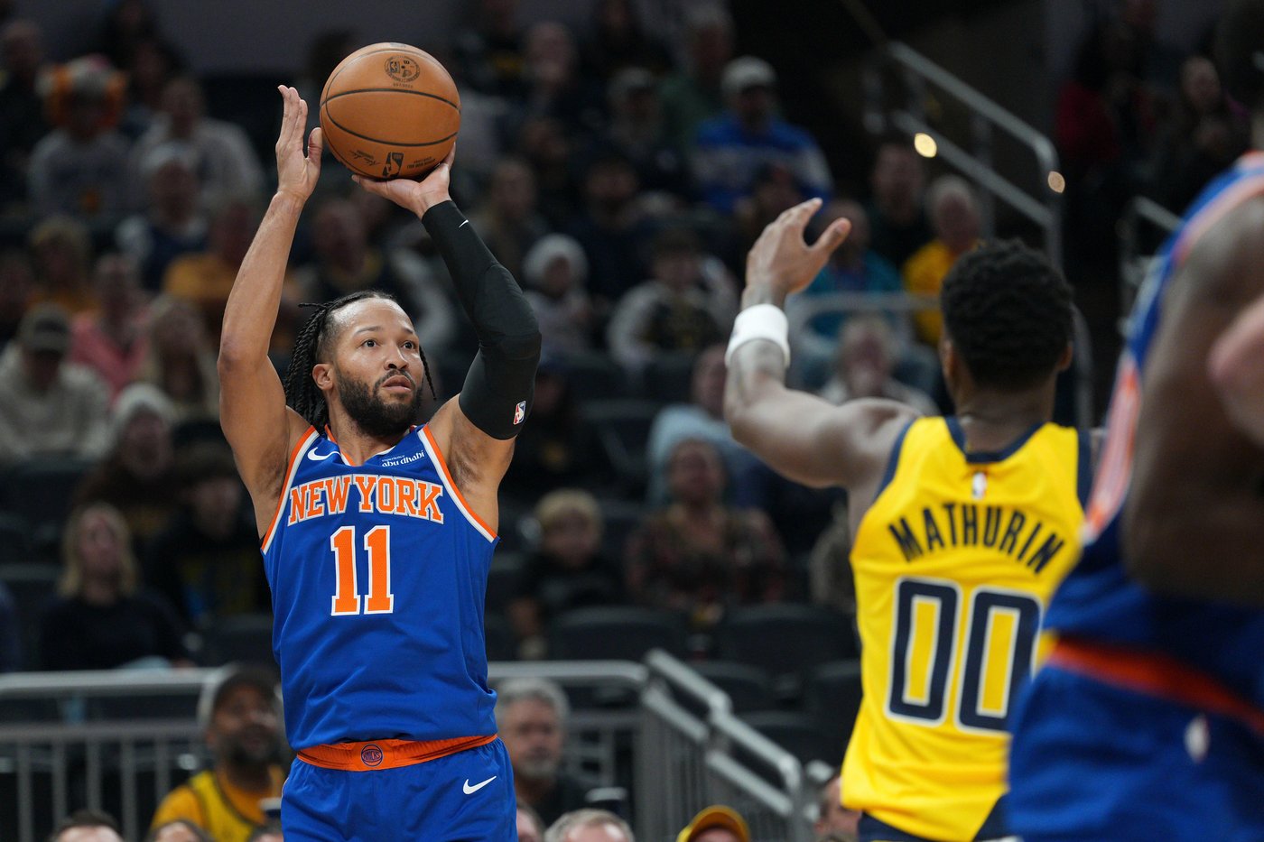 Jalen Brunson's late 3-pointer, OG Anunoby's steal helps short-handed Knicks beat Pacers 114-113 | iNFOnews.ca