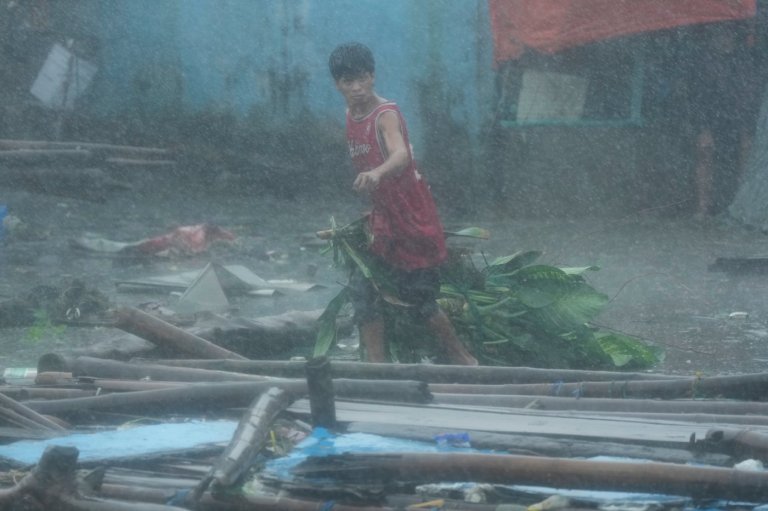 Typhoon Fung-wong leaves damage in the Philippines, in photos | iNFOnews.ca