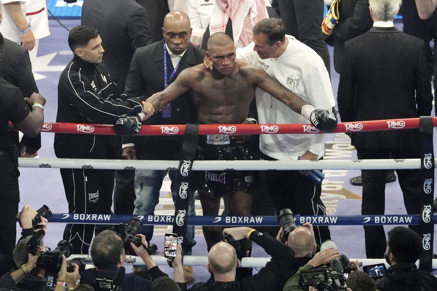 Eubank Jr. beats Benn by unanimous decision in latest chapter of family rivalry | iNFOnews.ca Eubank Jr. beats Benn by unanimous decision in latest chapter of family rivalry | iNFOnews.ca