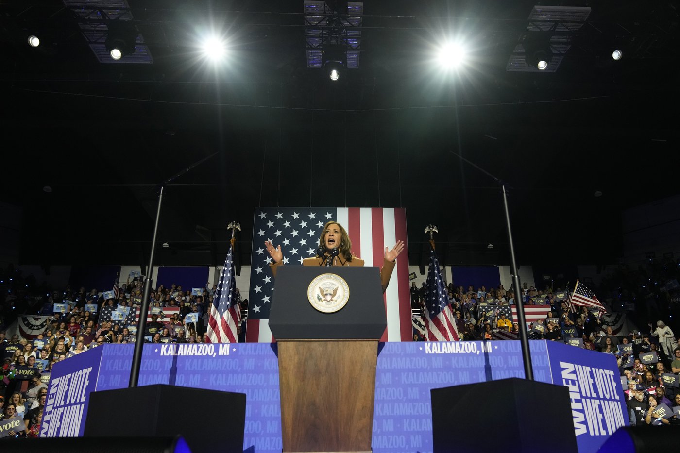 US voters concerned about post-election violence and efforts to overturn the results: AP-NORC poll | iNFOnews.ca US voters concerned about post-election violence and efforts to overturn the results: AP-NORC poll | iNFOnews.ca