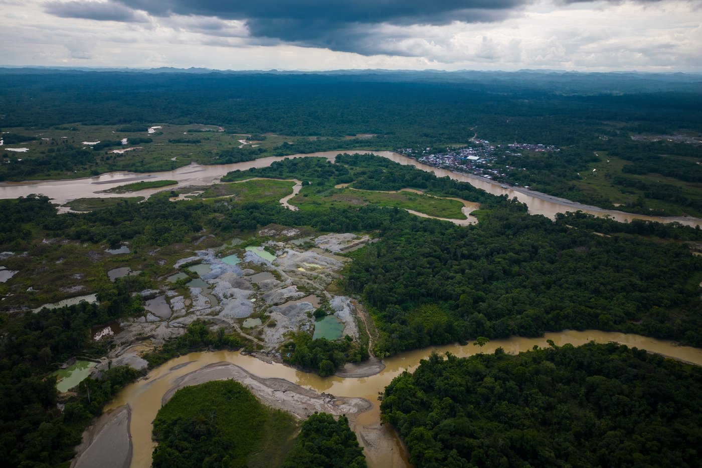 Colombia's presidential runoff could impact the future of the Amazon rainforest and fossil fuels | iNFOnews.ca