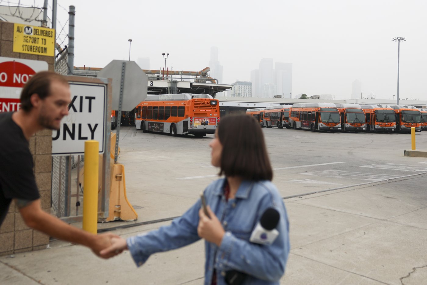Passenger killed when gunman hijacks Los Angeles bus and leads police on downtown chase | iNFOnews.ca