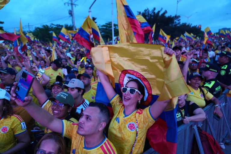 Colombians choose between an outsider and a progressive in a presidential runoff election, in photos | iNFOnews.ca
