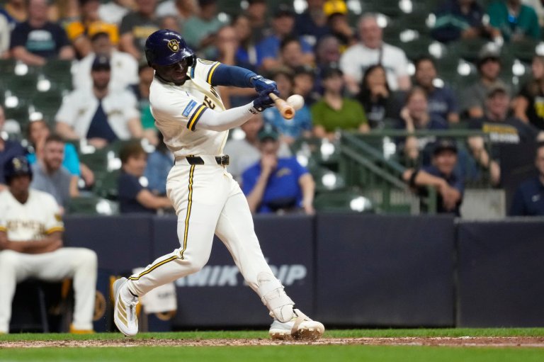 Power surge fuels record-tying night for Brewers in 22-0 rout of Mariners | iNFOnews.ca