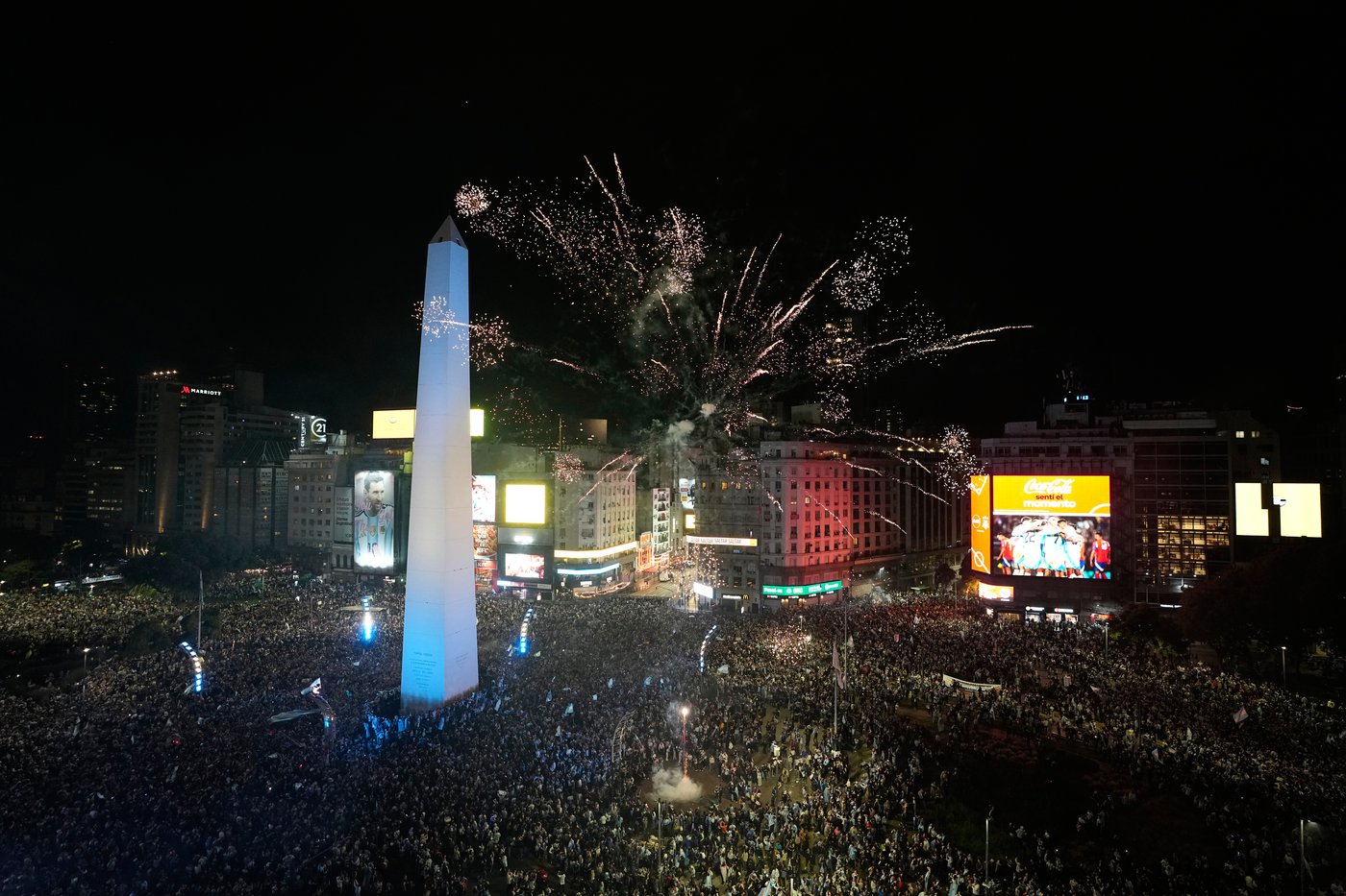 Soccer fans around the world watch the World Cup, in photos | iNFOnews.ca