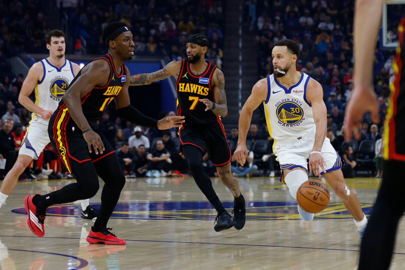 Alexander-Walker's 24 points lead 6 Hawks in double figures as Atlanta beats Warriors 124-111 | iNFOnews.ca