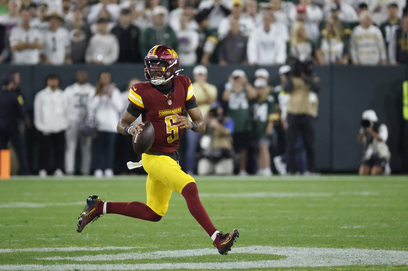Commanders' Jayden Daniels will not practice earlier than Friday because of an injured knee | iNFOnews.ca Commanders' Jayden Daniels will not practice earlier than Friday because of an injured knee | iNFOnews.ca