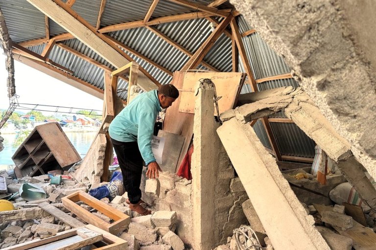 Businesses reopen after eastern Indonesia earthquake displaced thousands | iNFOnews.ca