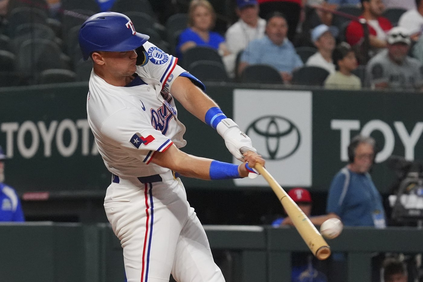 Jung homers in MLB return while Freeman and Helman have big-league firsts for Texas in win over A's | iNFOnews.ca Jung homers in MLB return while Freeman and Helman have big-league firsts for Texas in win over A's | iNFOnews.ca