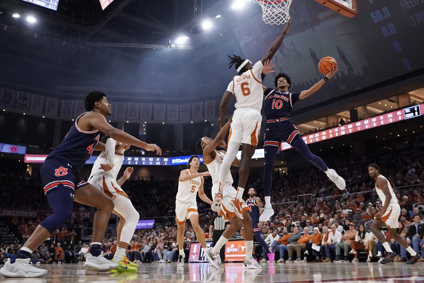 No. 2 Auburn hangs on 87-82 at Texas to give Bruce Pearl school-record coaching victory | iNFOnews.ca
