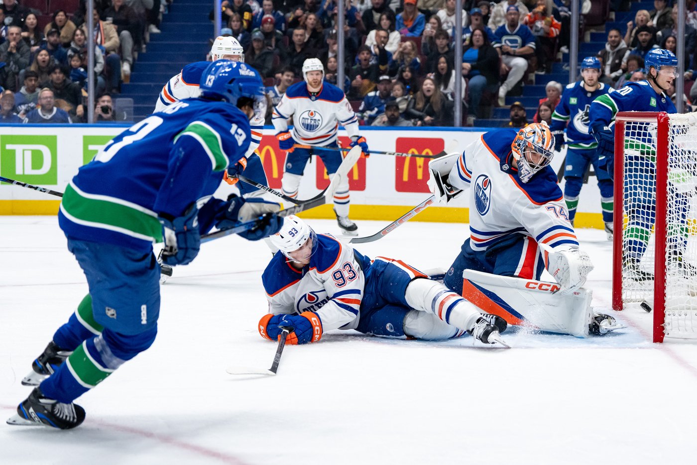 Bains makes case to be full-time Canucks player in Vancouver's 4-1 pre-season win | iNFOnews.ca