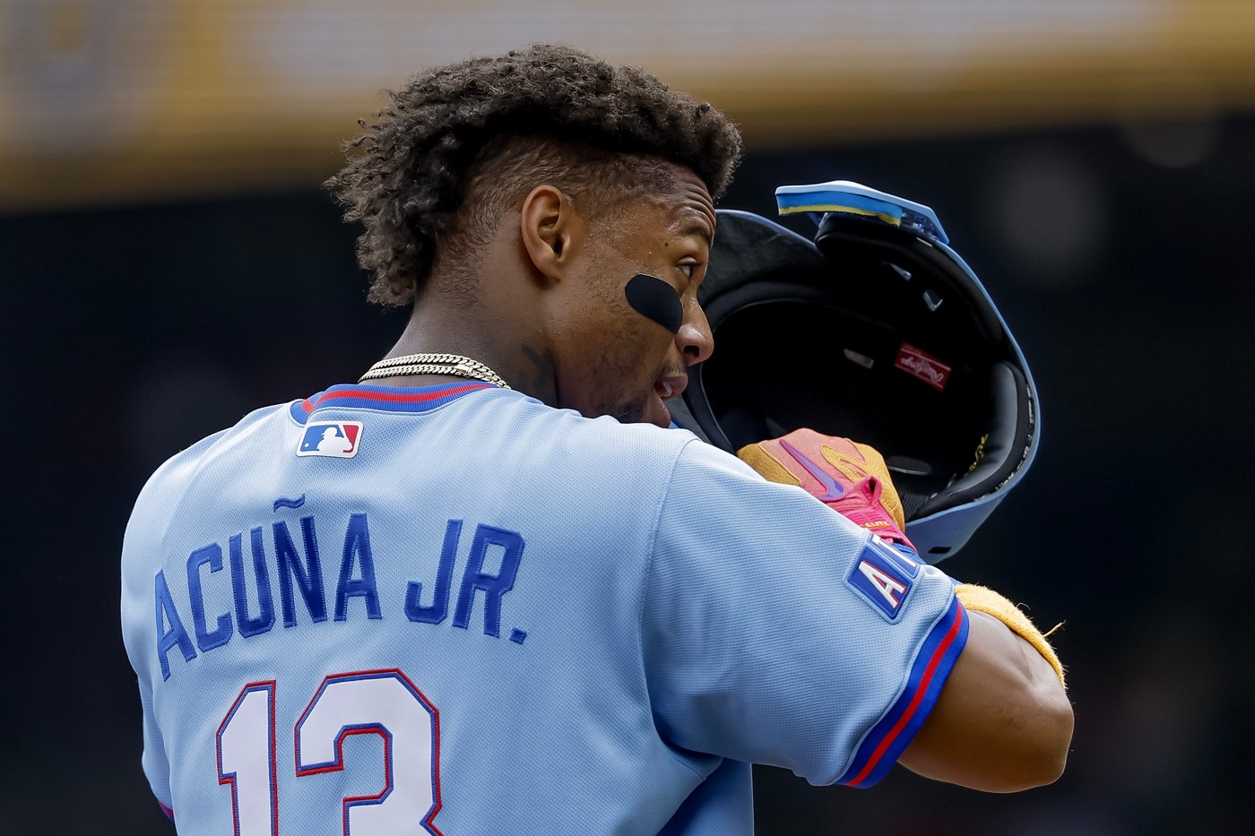 Braves' Acuña leaves game at White Sox with tightness in left hamstring, his 2nd injury of season | iNFOnews.ca Braves' Acuña leaves game at White Sox with tightness in left hamstring, his 2nd injury of season | iNFOnews.ca