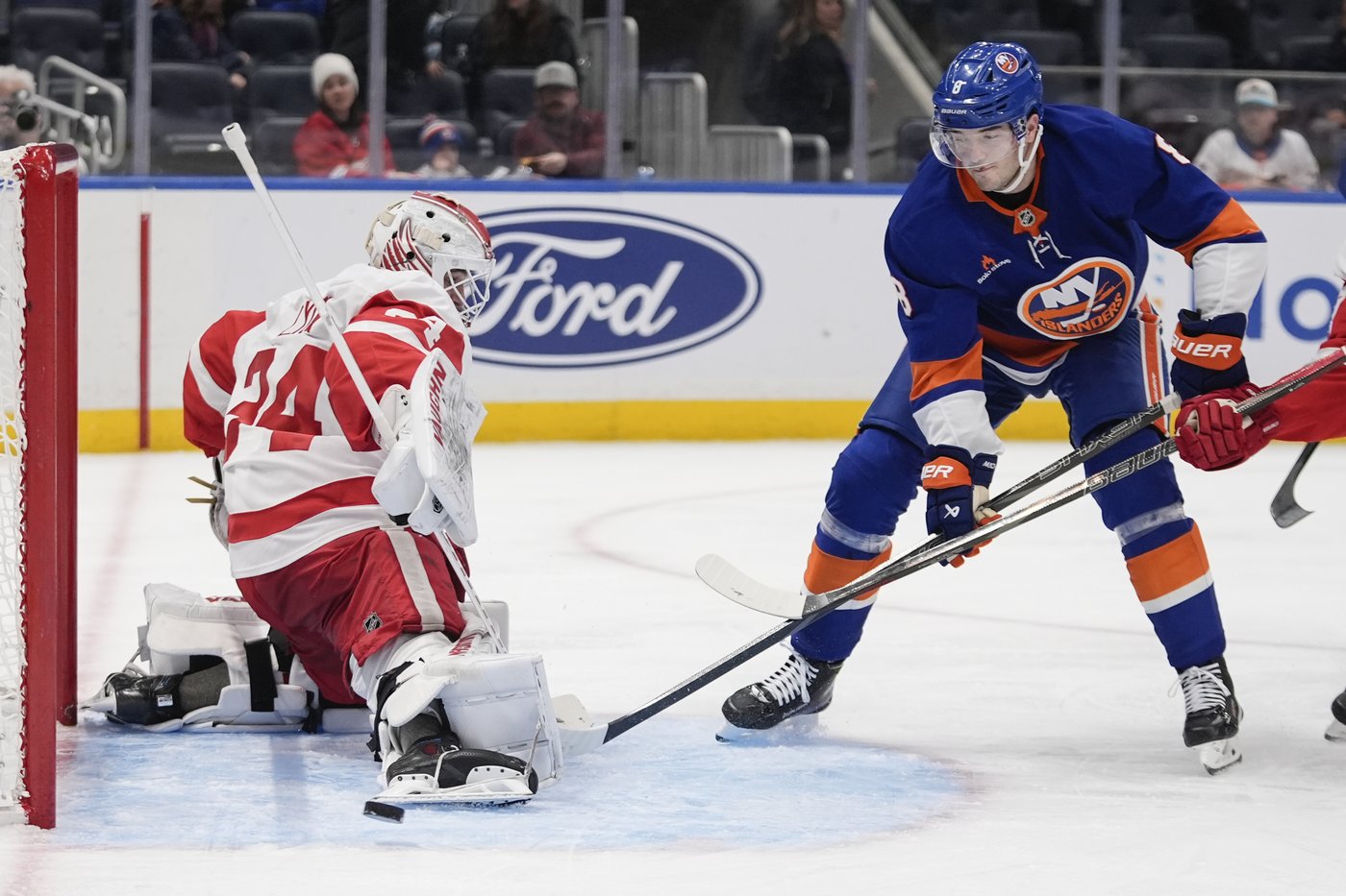 Patrick Kane scores, Alex Lyon makes 29 saves and Red Wings edge Islanders 1-0 | iNFOnews.ca