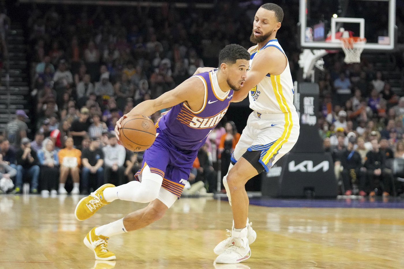 Curry scores 25 as the Warriors cruise past the Suns 133-95 and keep pace in West playoff race | iNFOnews.ca