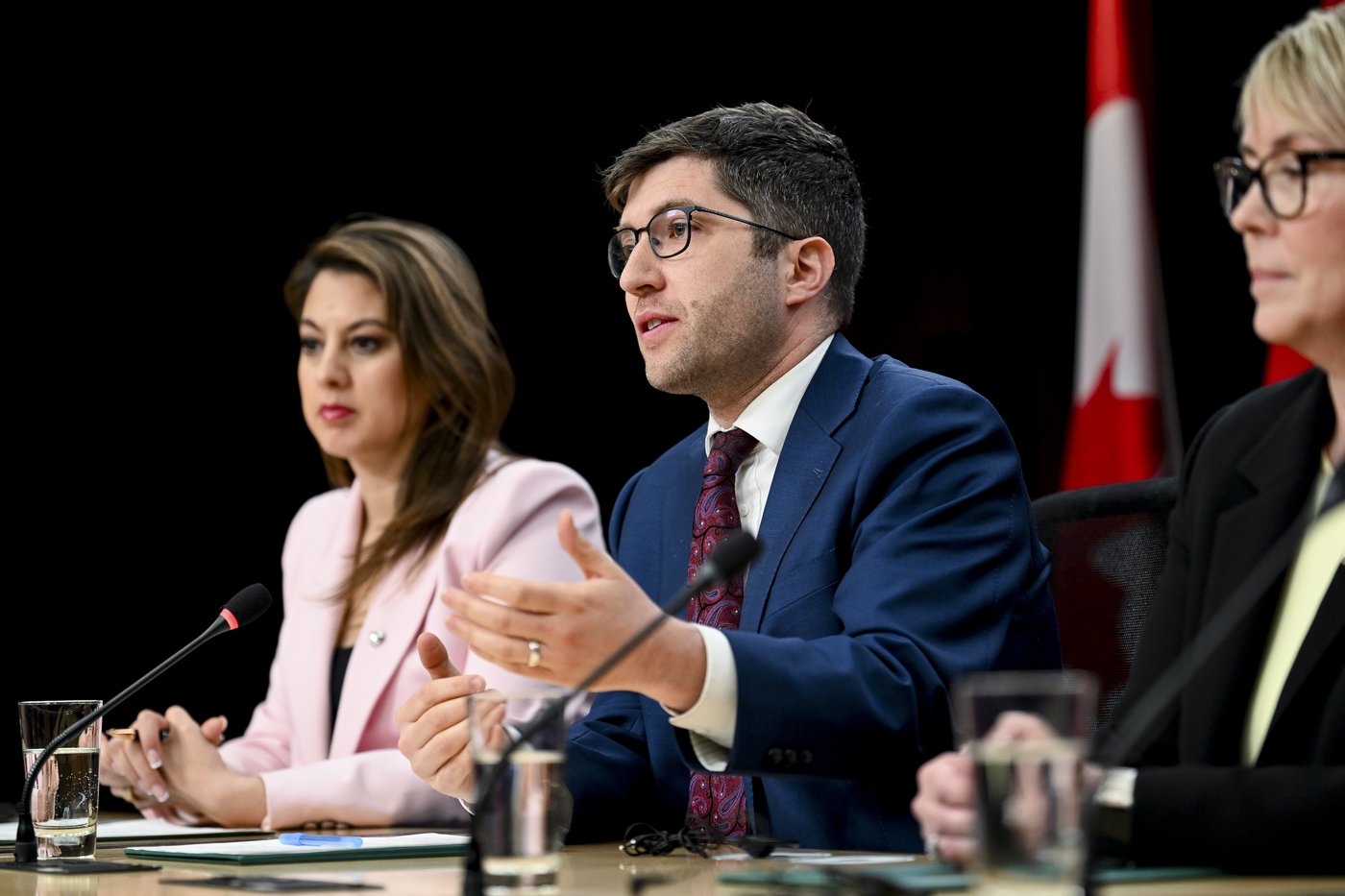 Conservatives propose parental leave EI reforms | iNFOnews.ca