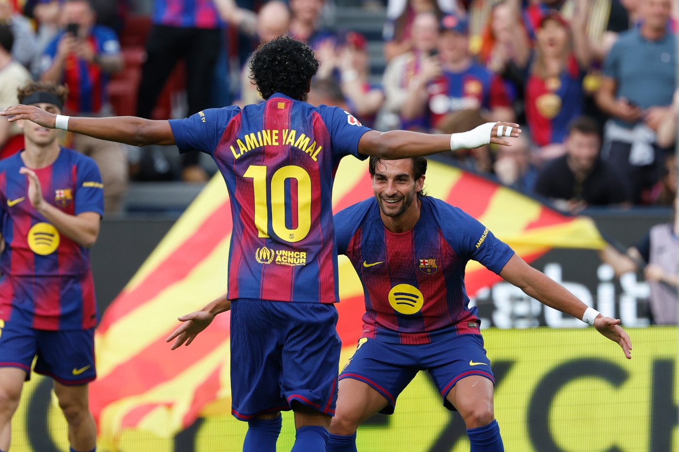 Yamal scores and sets up two by Ferran as Barcelona capitalizes on Madrid stumble | iNFOnews.ca