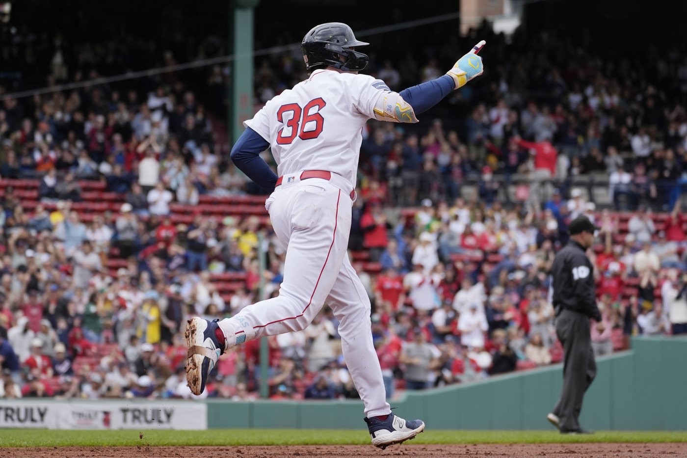 Boston's Triston Casas hits 3 home runs in 1st 3 at-bats vs Twins | iNFOnews.ca