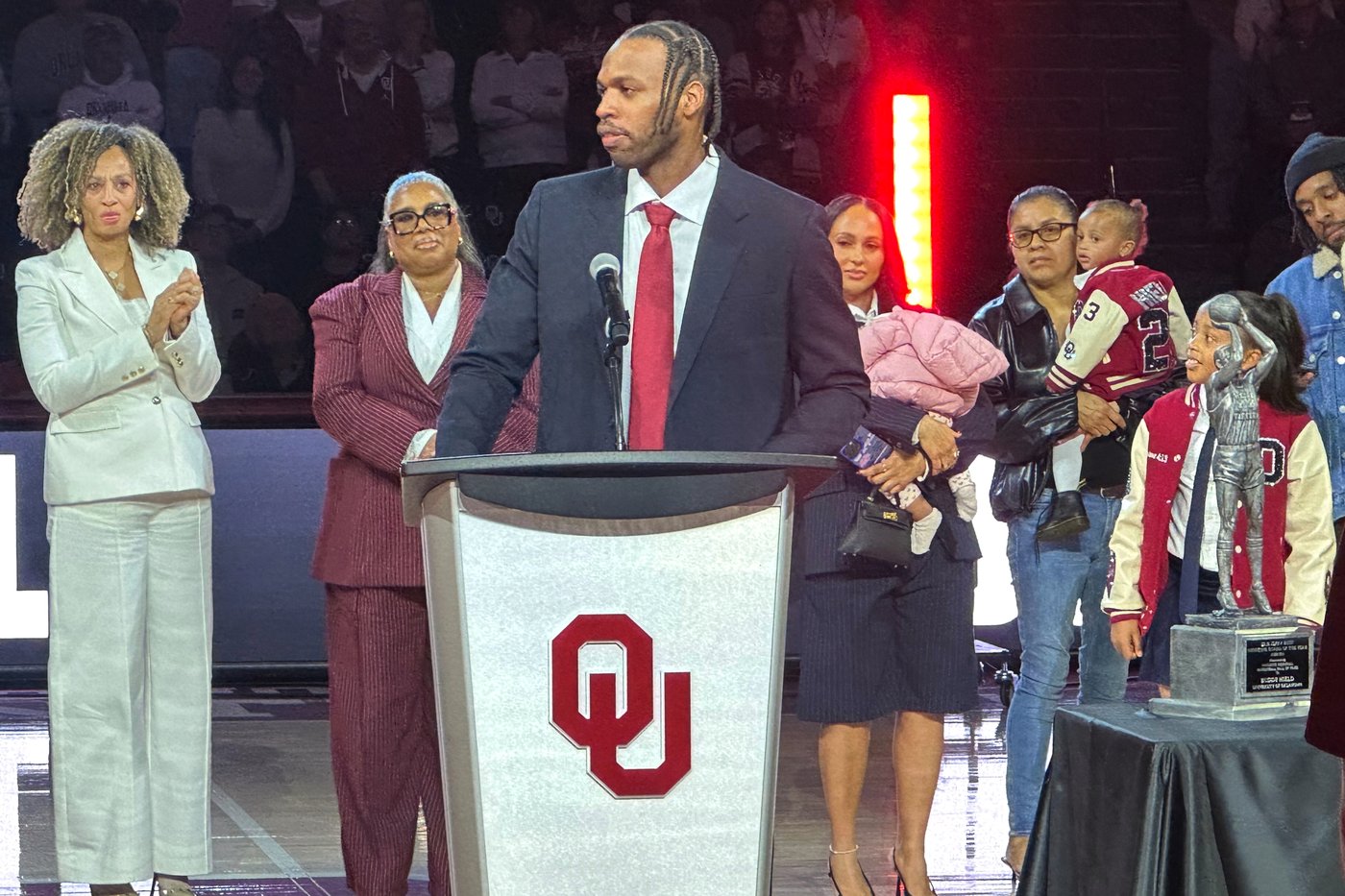 Oklahoma retires Buddy Hield’s No. 24 jersey; AP All-American led the Sooners to 2016 Final Four | iNFOnews.ca