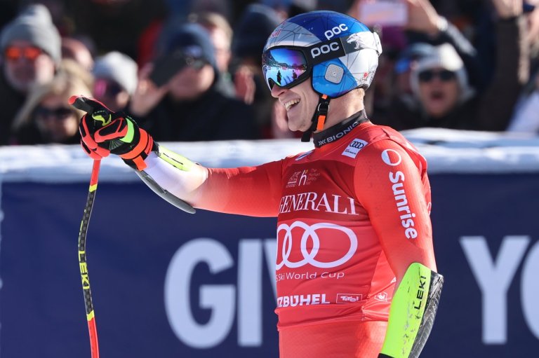 Odermatt narrowly beats Swiss teammate von Allmen to win last World Cup super-G before Olympics | iNFOnews.ca