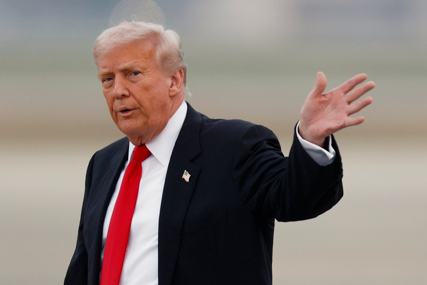 More Americans are unhappy with the way Trump is managing the government, AP-NORC poll shows | iNFOnews.ca