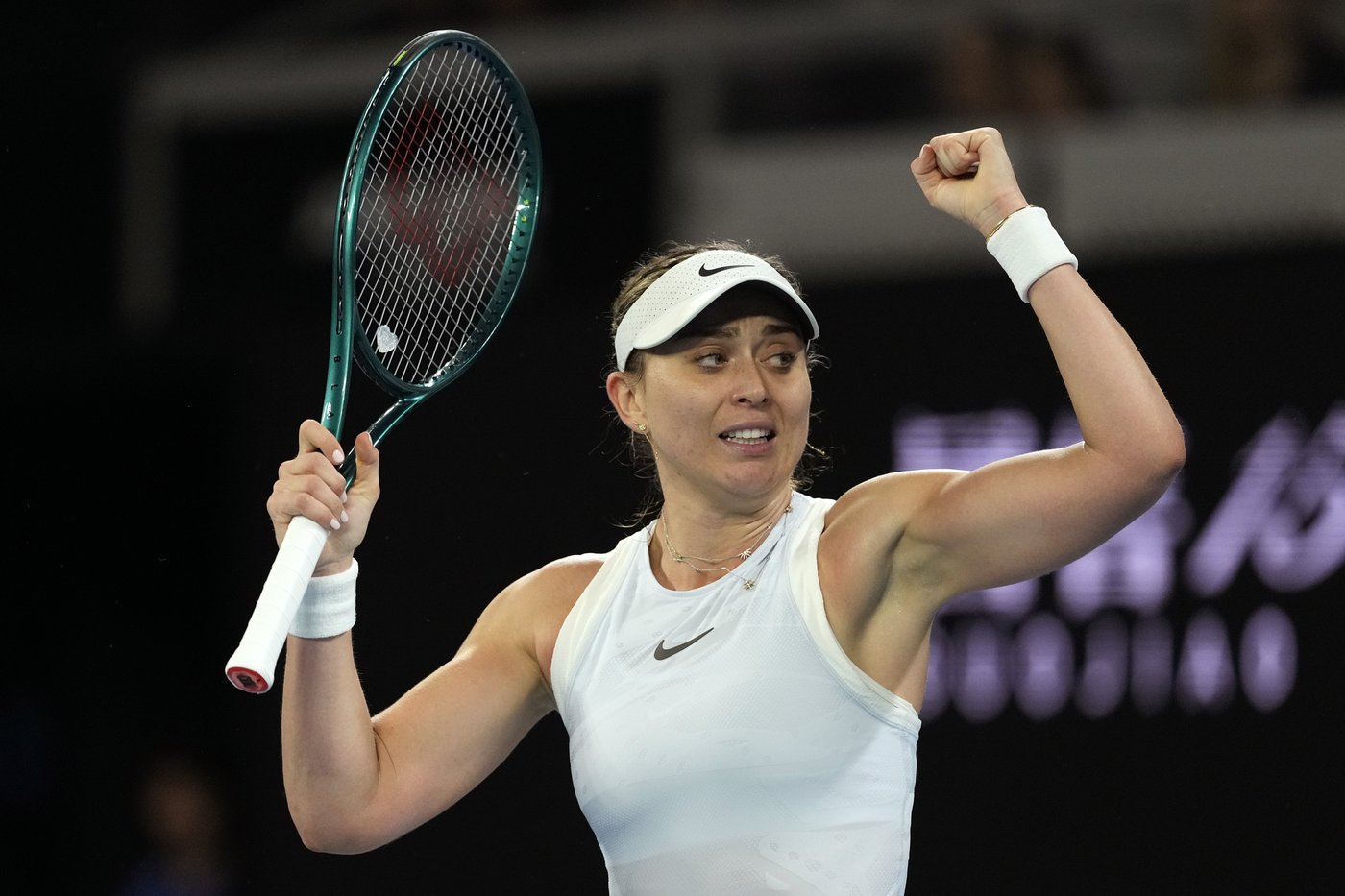 Australian Open: Olympic champ Zheng Qinwen starts her bid for another final on a rainy Day 1 | iNFOnews.ca Australian Open: Olympic champ Zheng Qinwen starts her bid for another final on a rainy Day 1 | iNFOnews.ca