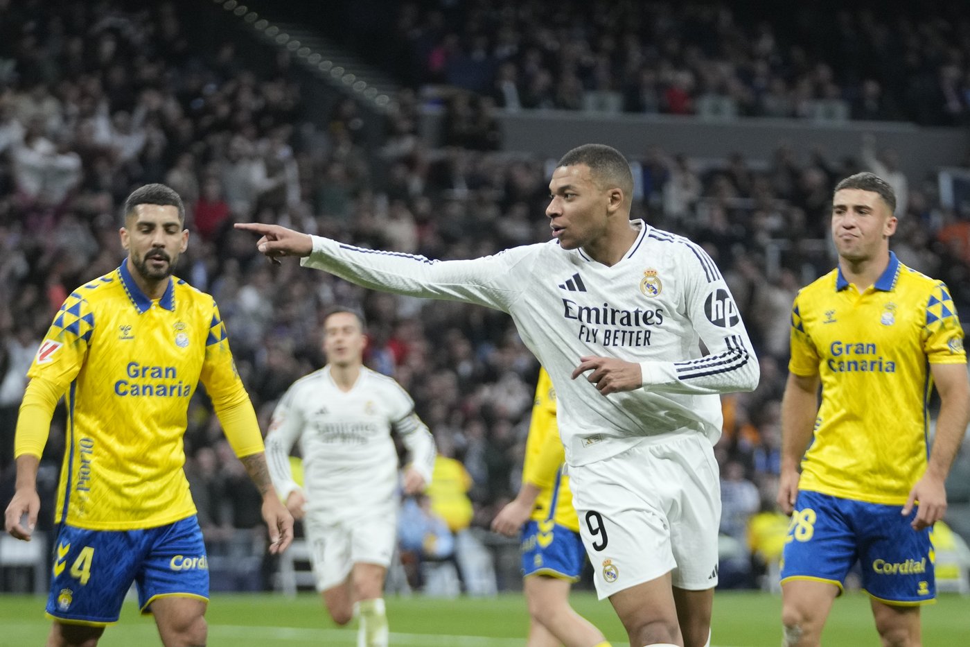 Mbappé puts on a show again with 2 goals as Real Madrid beats Las Palmas 4-1 | iNFOnews.ca