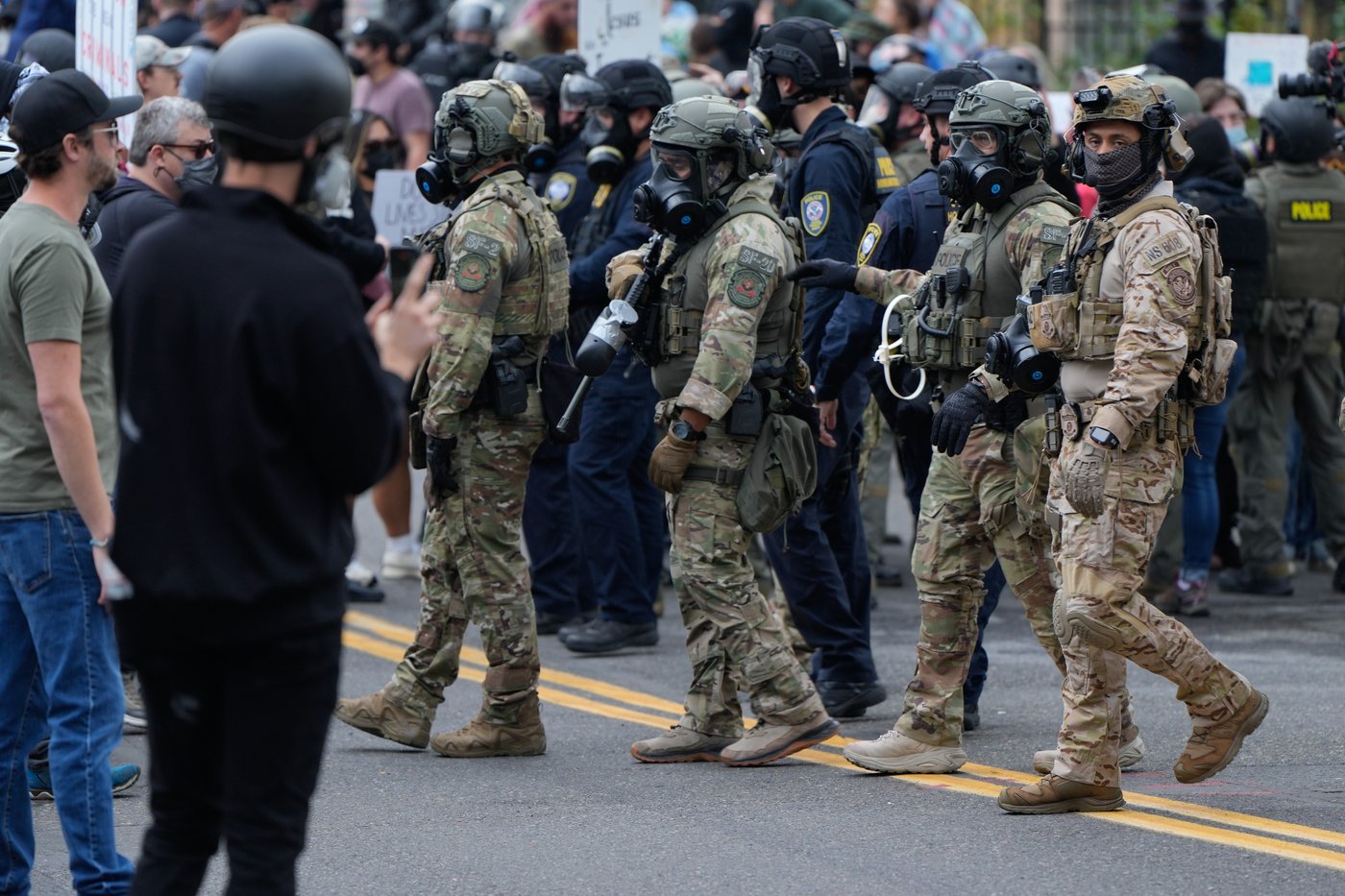 Democratic governors vow court fight after Trump sends California National Guard members to Oregon | iNFOnews.ca