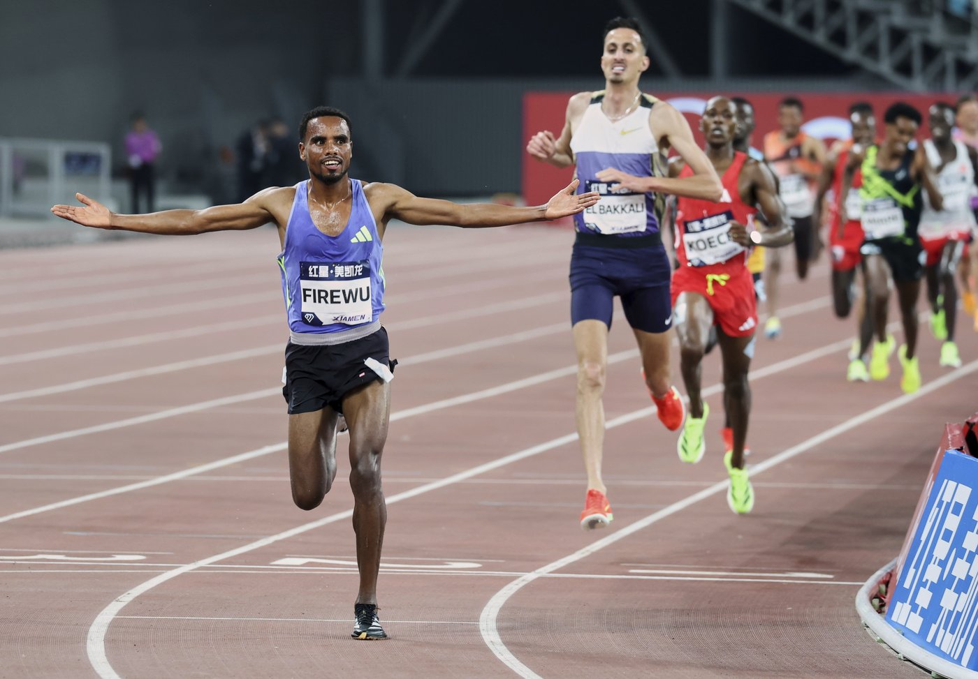 Warholm sets unofficial world record in 300m hurdles at Diamond League opener | iNFOnews.ca