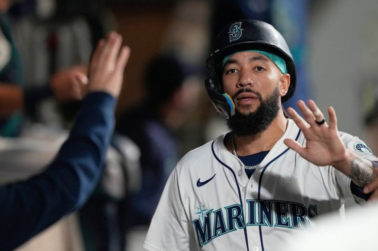 Mariners shortstop J.P. Crawford receives cortisone shot in his shoulder | iNFOnews.ca