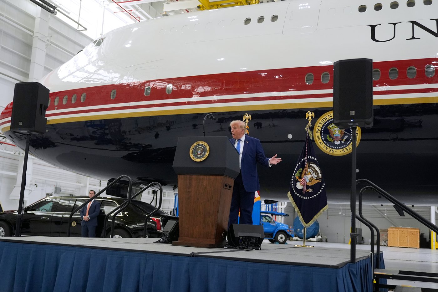 President Donald Trump unveils the new Air Force One, a converted Qatari jet | iNFOnews.ca President Donald Trump unveils the new Air Force One, a converted Qatari jet | iNFOnews.ca