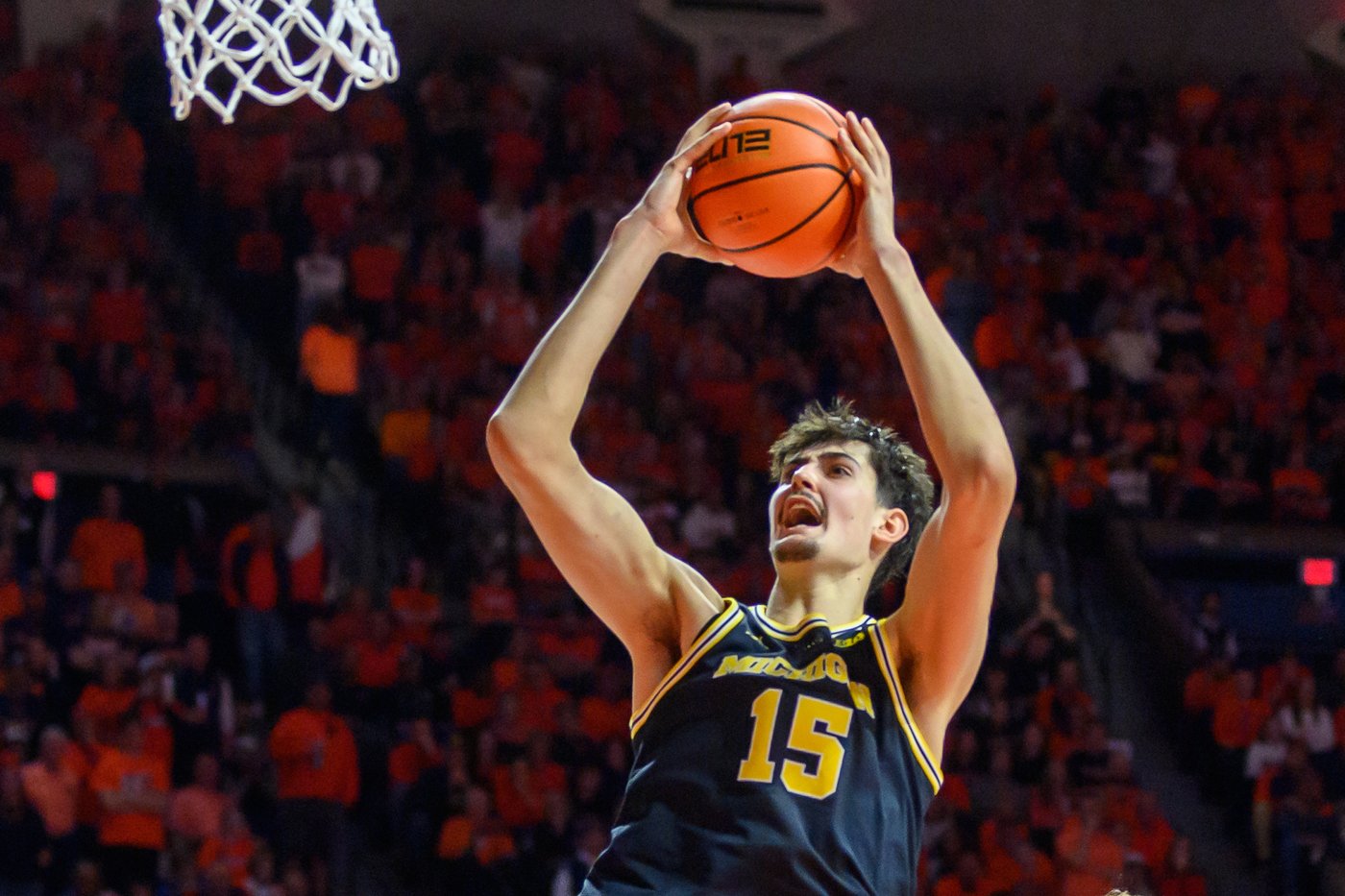 No. 3 Michigan claims Big Ten regular-season title with an 84-70 win over No. 10 Illinois | iNFOnews.ca No. 3 Michigan claims Big Ten regular-season title with an 84-70 win over No. 10 Illinois | iNFOnews.ca
