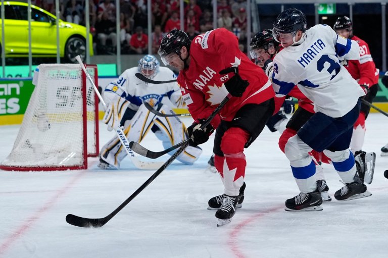 Canada falls 4-2 to Finland in men's world hockey championship semifinal | iNFOnews.ca