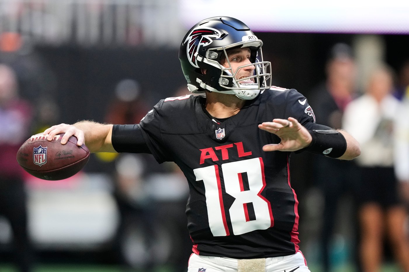 Falcons QB Penix headed to injured reserve, will miss at least 4 games with left knee injury | iNFOnews.ca Falcons QB Penix headed to injured reserve, will miss at least 4 games with left knee injury | iNFOnews.ca