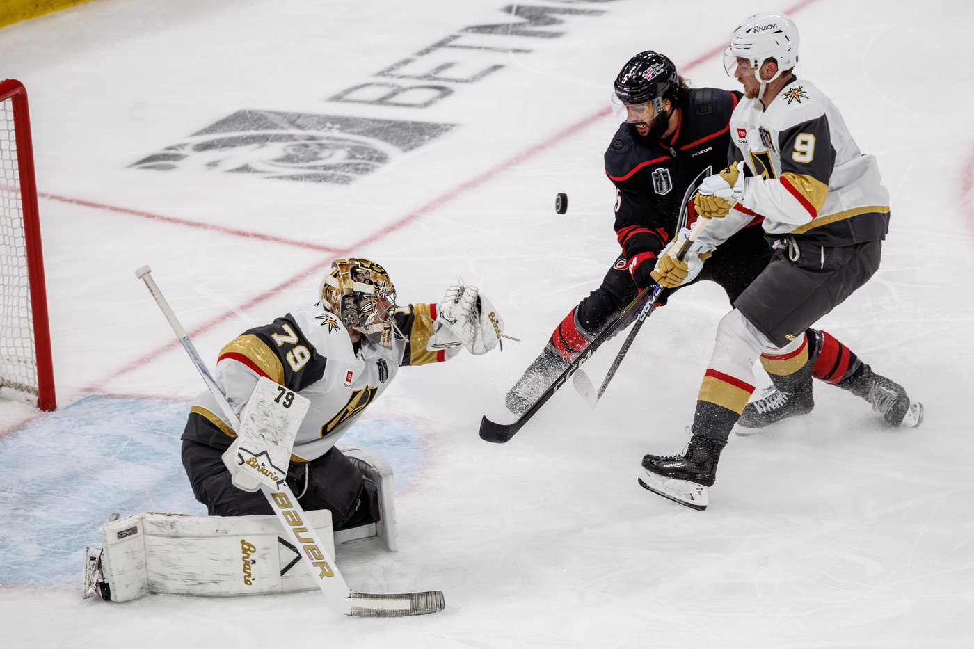 From Carolina jeers to Vegas cheers, Carter Hart faces a different Stanley Cup Final test | iNFOnews.ca