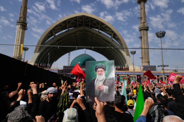 Dayslong funeral for late Supreme Leader Khamenei begins in Iran, in photos | iNFOnews.ca