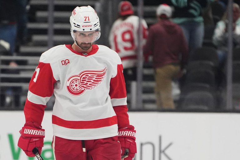 Red Wings holding Dylan Larkin out of lineup, potentially a step closer to trading former captain | iNFOnews.ca