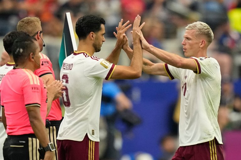 Spain practices outside before the World Cup final as smoke fills the air in northern New Jersey | iNFOnews.ca